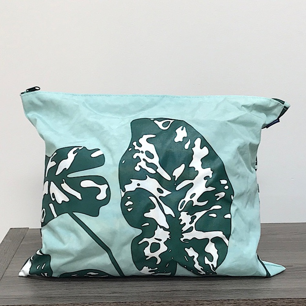 BAGGU Large Hilo Plant Green Blue Zip Nylon pouch case bag